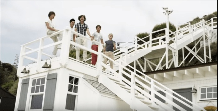 one-direction-white-steps-yt.PNG