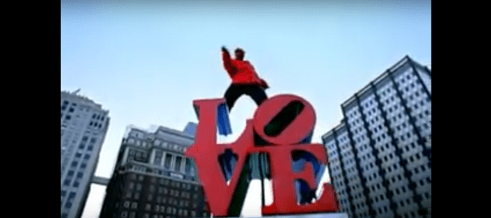 philadelphia-love-statue.png