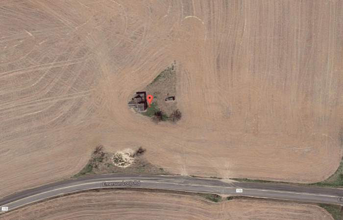 house-in-the-middle-of-nowhere-oregon.PNG