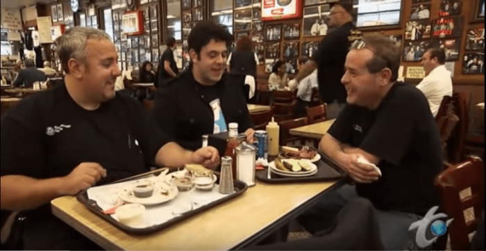 katz's-delicatessen-inside-yt.PNG