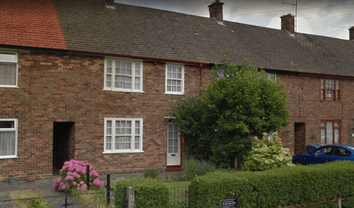 paul-mccartneys-childhood-home2.PNG