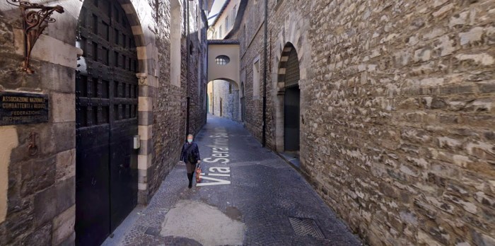 murder mystery alley scene street view