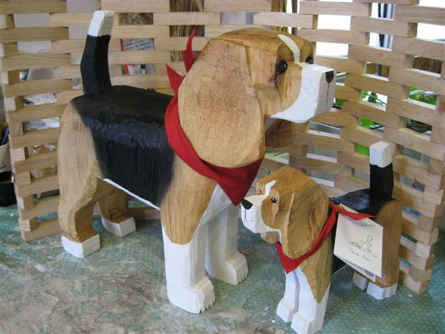 beagle-large-small-standing_jpg.jpg