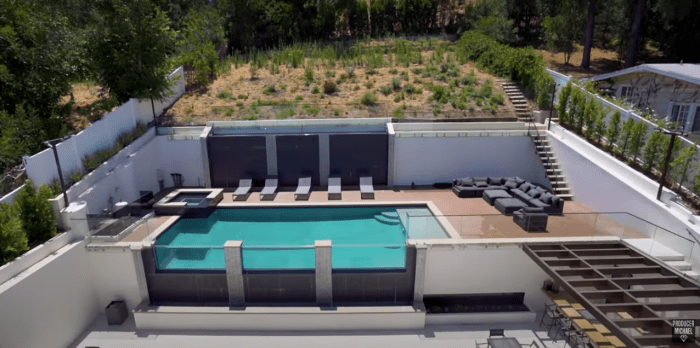 producer-michael-mega-mansion10