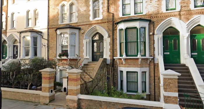 dennis' flat street view