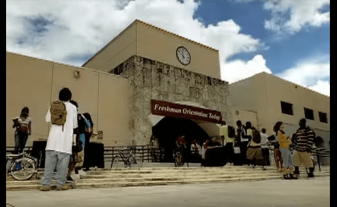 chris-brown-kiss-kiss