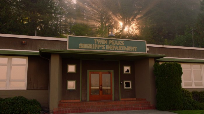 twin peaks sheriffs department.jpg