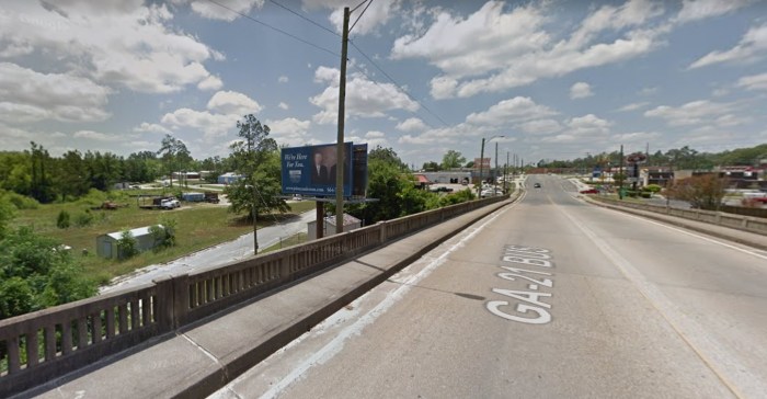 halloween ends bridge street view